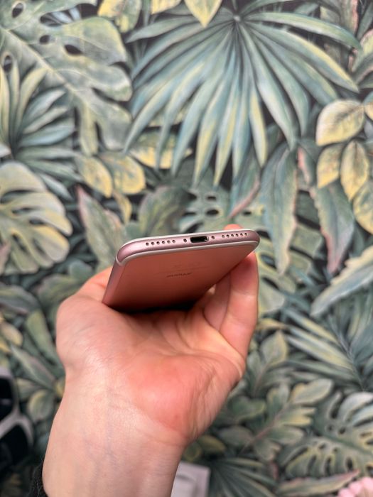 iPhone 7 128GB Neverlock Айфон 7 128gb тріщина і акум під заміну