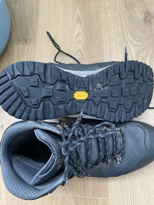Водонепроникні трекінгові черевики