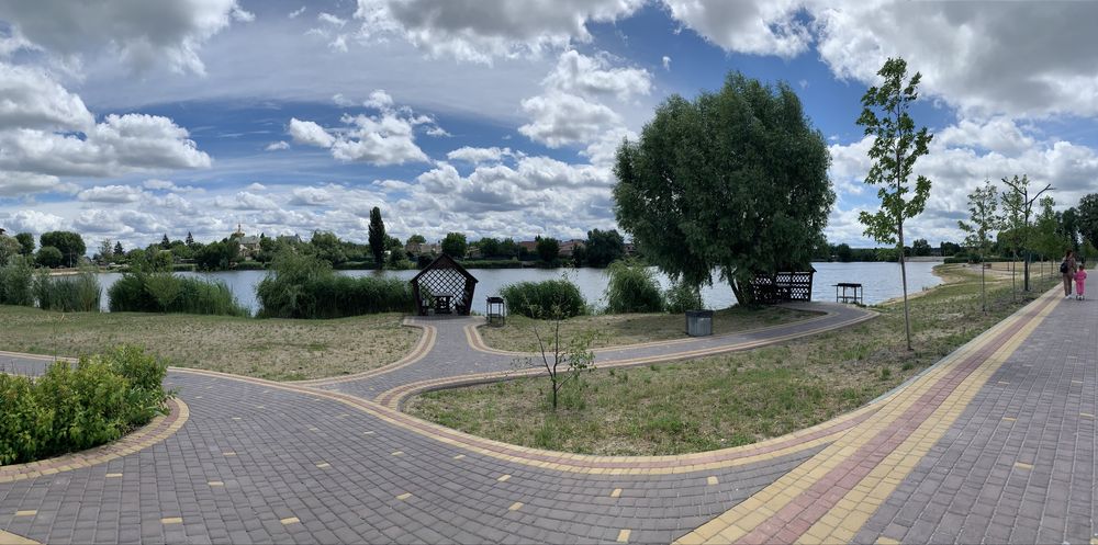 Будинок-дуплекс по ціні квартири біля озера