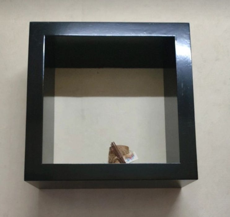 Estantes pretas cubo _ madeira