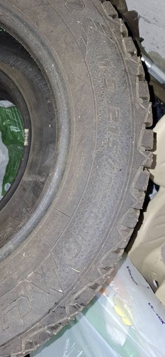 шини Goodyear 215/65 R16  шипи