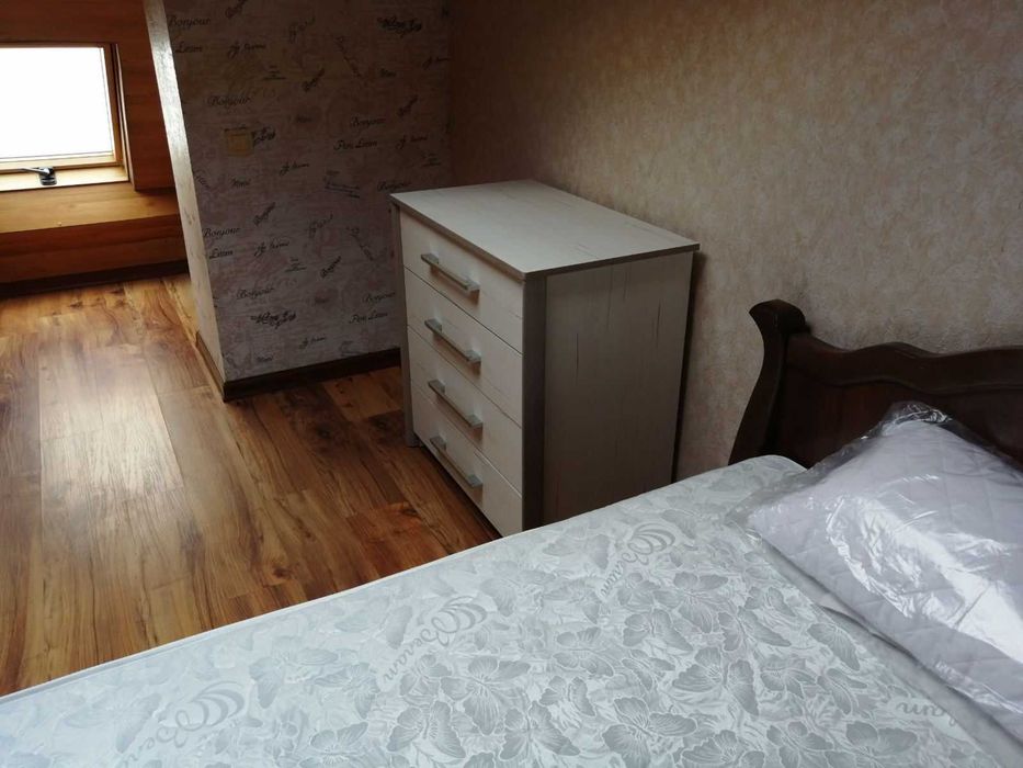 Продам 3-х к/к з гаражем у Центрі
