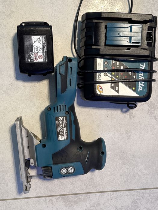 Wyrzynarka Makita DJV181 + Bateria ładowarka