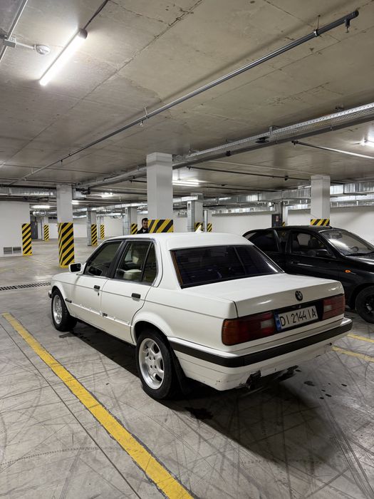 Продам BMW e30 1.6 бензин