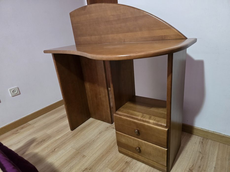 Aparador/tocador em madeira maciça linhas modernas