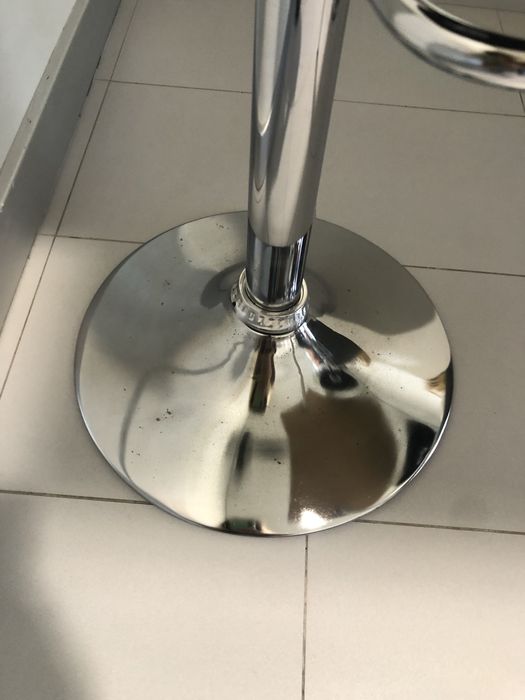 Tampo de mesa + pé regulavel + 2 bancos regulaveis