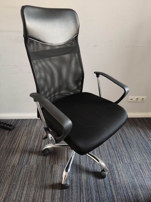 Krzesło obrotowe biurowe czarne Jysk