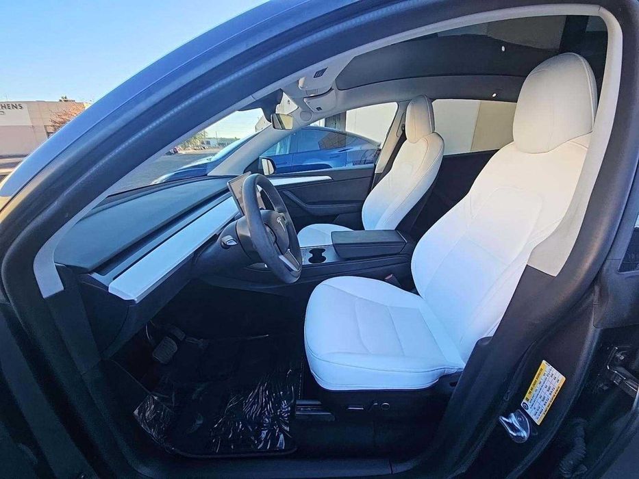 Tesla Model Y Long Range Dual Motor 2023