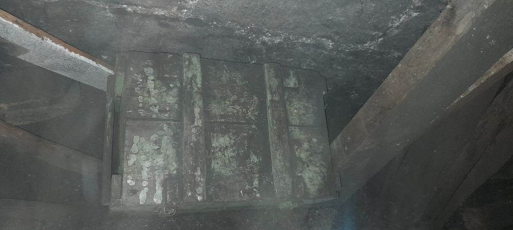 Stara wojskowa skrzynka z czasów II wojny światowej