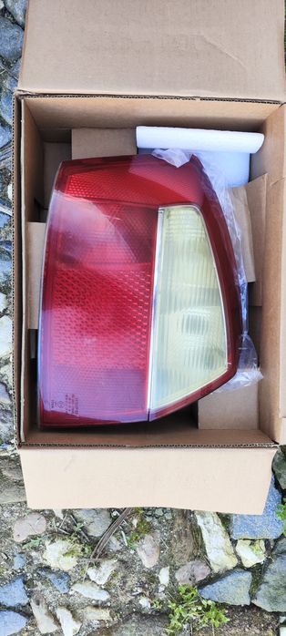 Farol traseiro Audi A4 B6 8E2