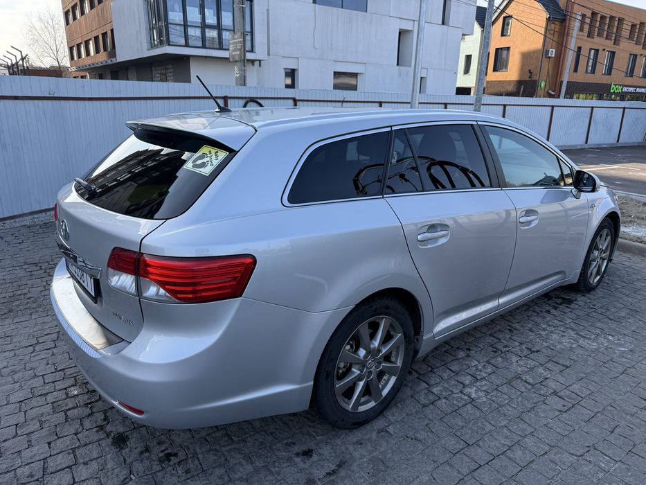 Продам Toyota Avensis 2012 року 2.2 дизель