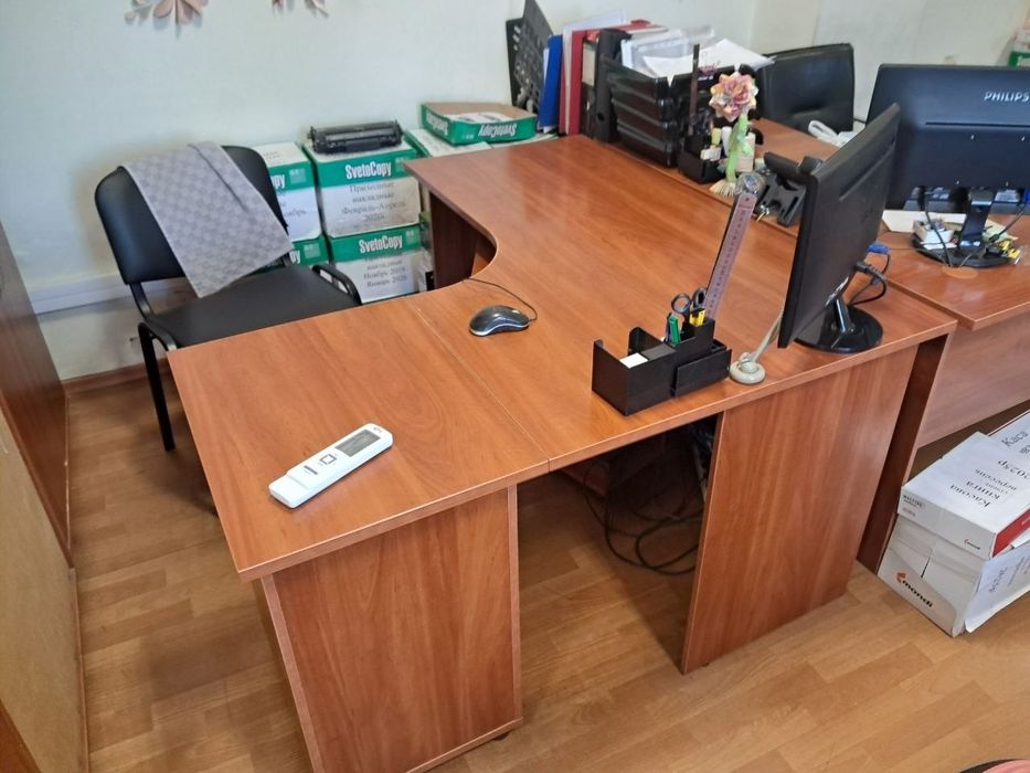 Столи  офісні / для навчання