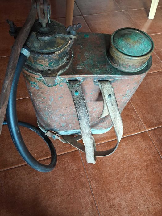 Pulverizador antigo de cobre 50 euros entrego em Lisboa