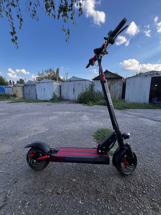 Продам Электросамокат Iscooty