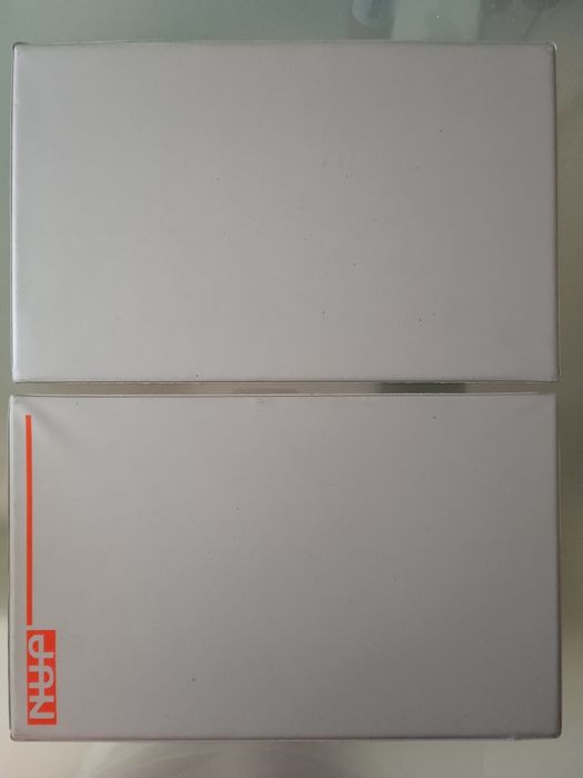 Dois tabuleiros para braceletes