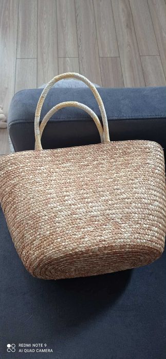 Pleciona torba na ramię z haftowanymi cytrynami- koszyk na plażę.