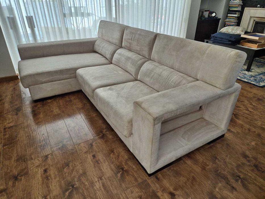 Sofá 4 lugares com chaise longue
