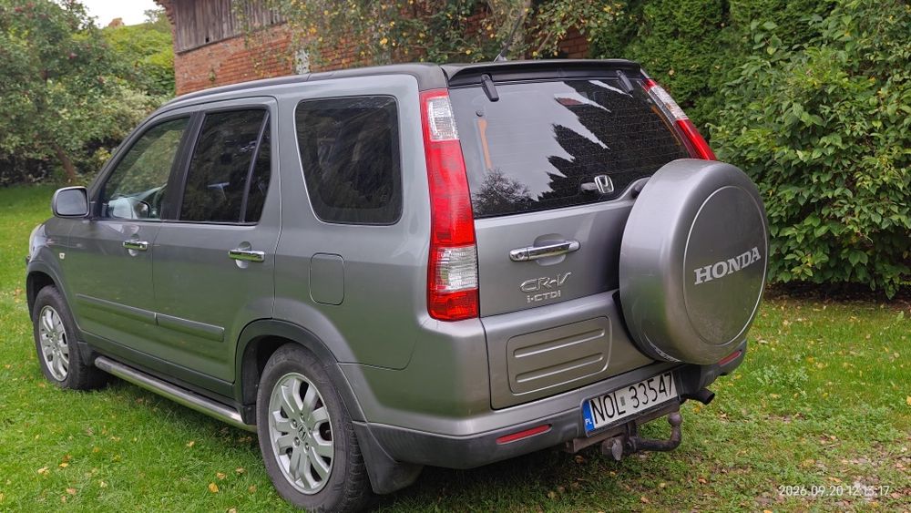 samochód Honda cr-v II generacji diesel