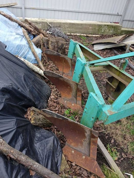 Продам плуг до МТЗ/юмз