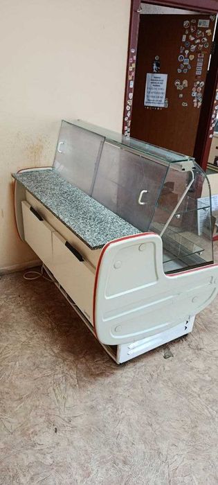 Холодильна вітрина