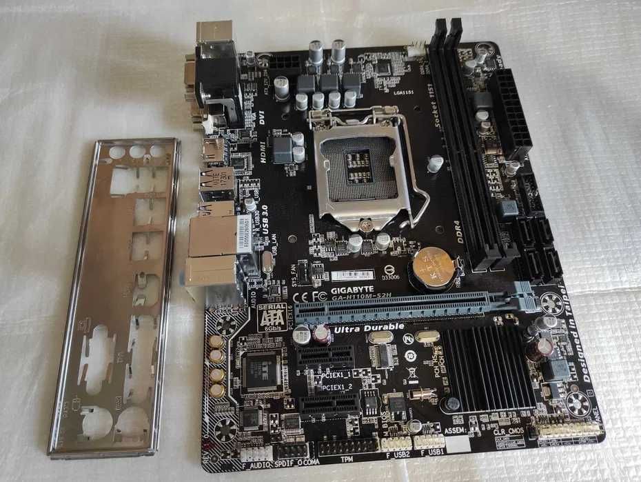 Gigabyte GA-H110M-S2H + CPU Pentium G4500.