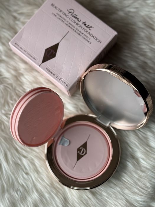 Тональний кушон Charlotte Tilbury Pillow Talk
