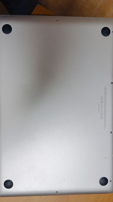 Macbook  pro 13.  8g512