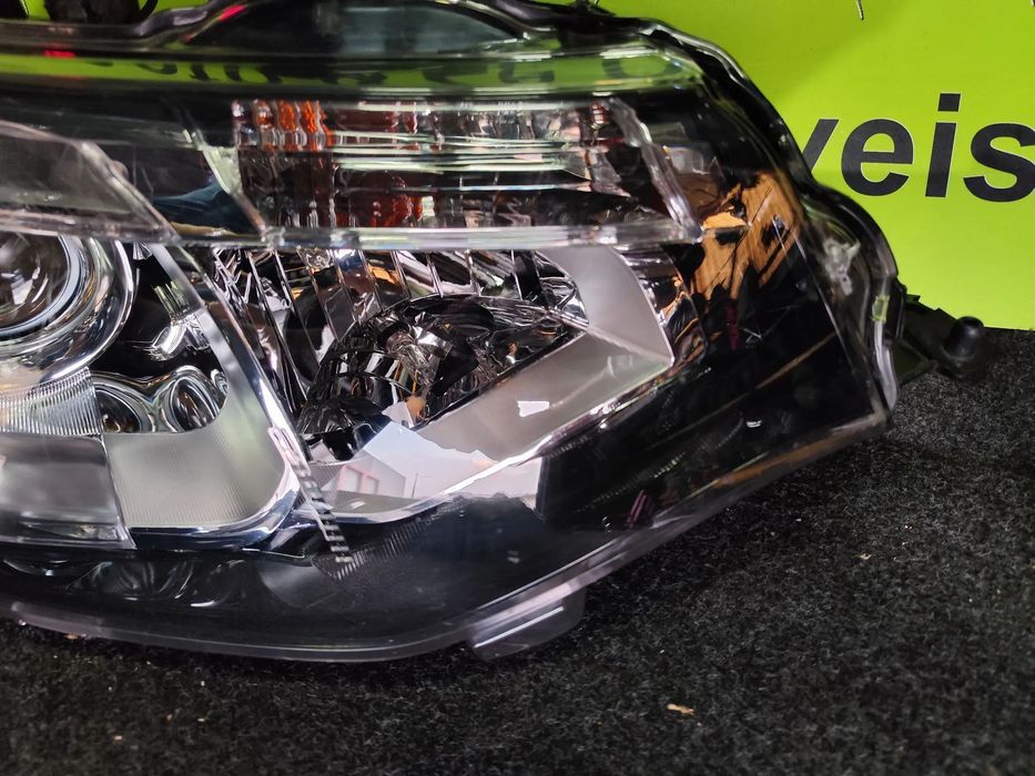 MITSUBISHI OUTLANDER FAROL XENON DIREITO - FF639