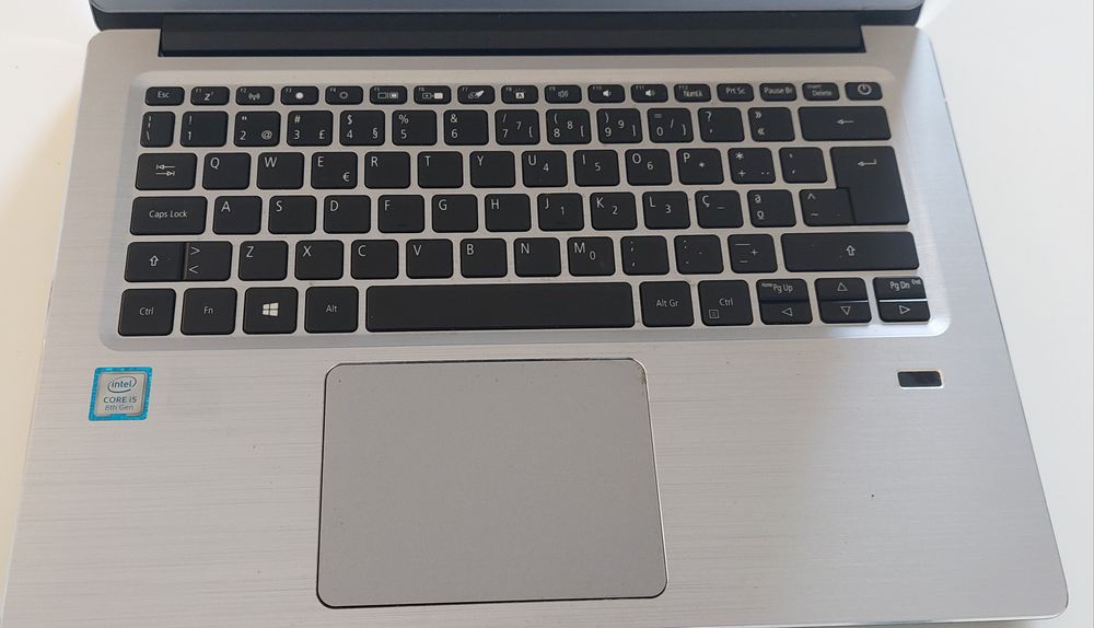 Acer Swift Intel i5 1.6Ghz 238Gb