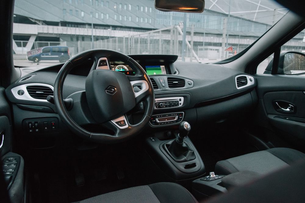 Продам Renault Grand Scenic 2012.