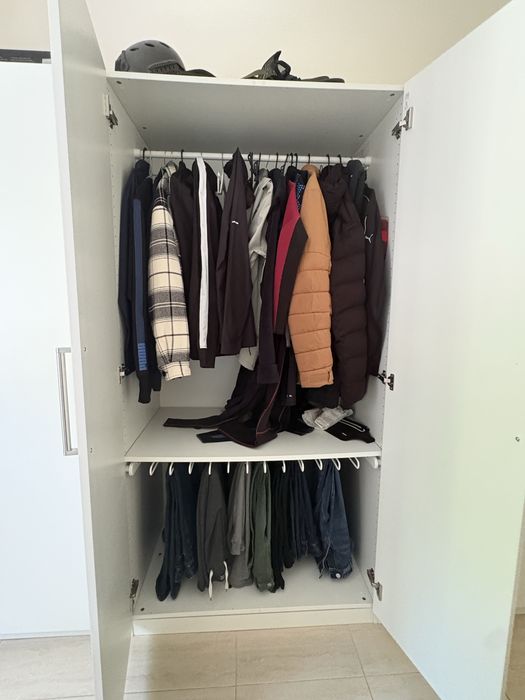 Roupeiro / Armario quarto, 3 modulos de 100x202x60 2 modulos com 3 gavetas + 1 sapateira + cabideiro, 1 modulo com arrumador calcas + cabideiro