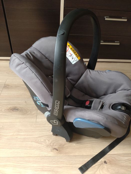 Nosidełko Maxi Cosi City plus adaptery do wózka