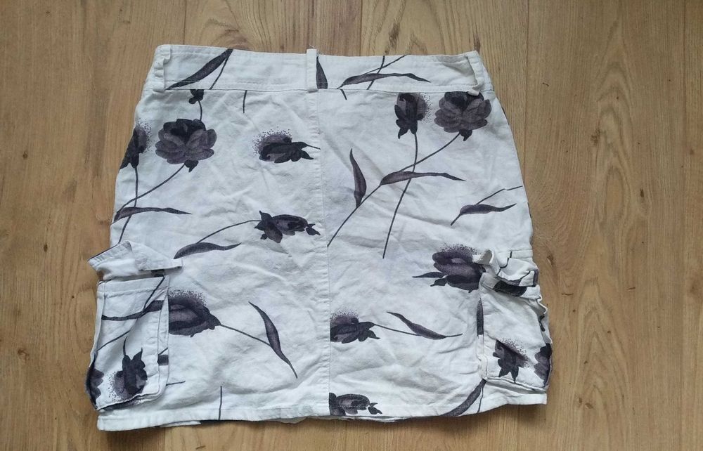 spódniczka w kwiaty swingo