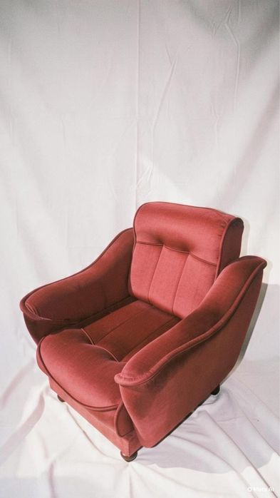 2 Poltronas cor de vinho de veludo retro