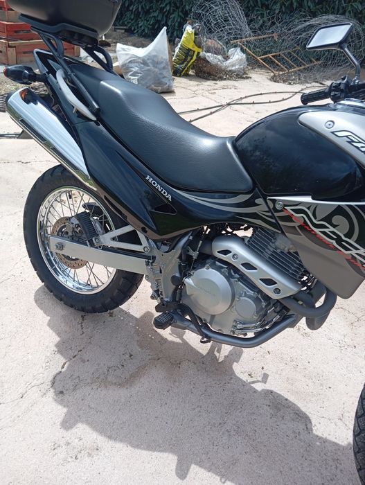 Moto Honda NX4 falcon