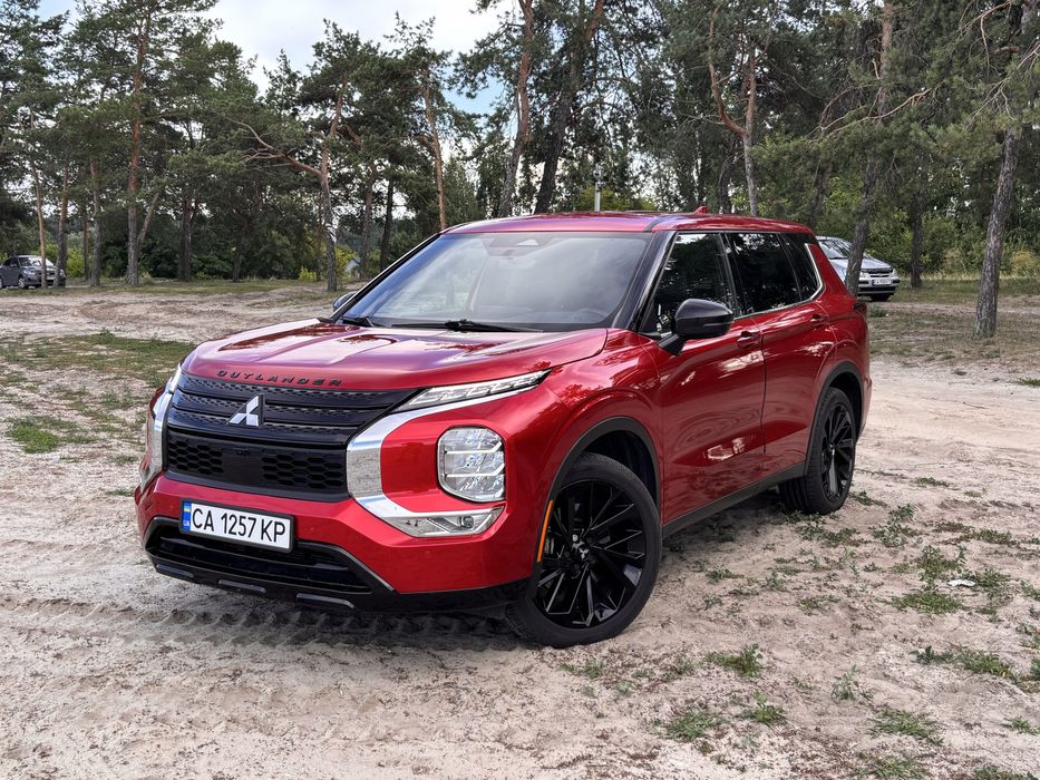 Mitsubisho Outlander 4