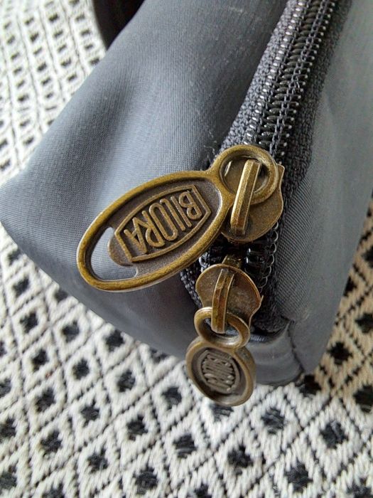 Solidne etui do aparatu