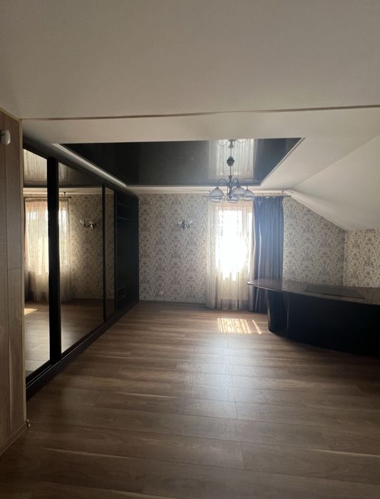 Будинок на Антоновича!