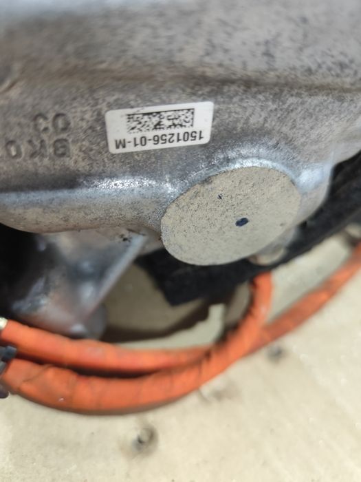 Продам компресор кондиціонера Тесла модель у 21-25 рік в гарному стані