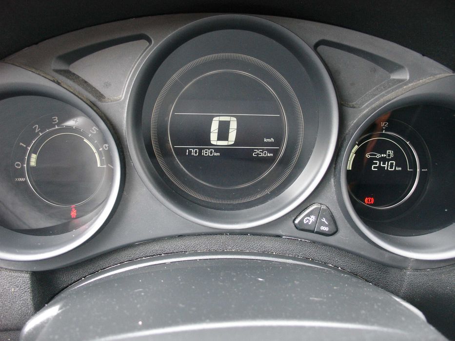 citroen c4 blue hdi
