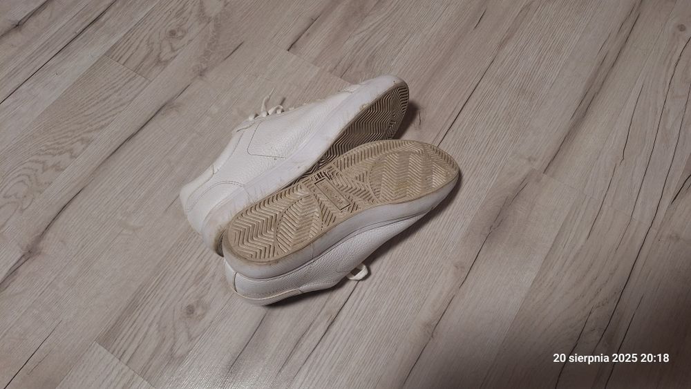 Sprzedam buty Lacoste