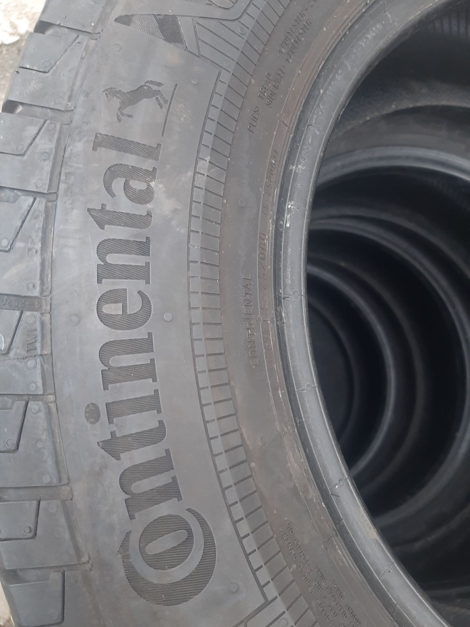 Шини б/у 215/65R15c Continental літо.: 2 500 грн. - Автошини Львів на Olx