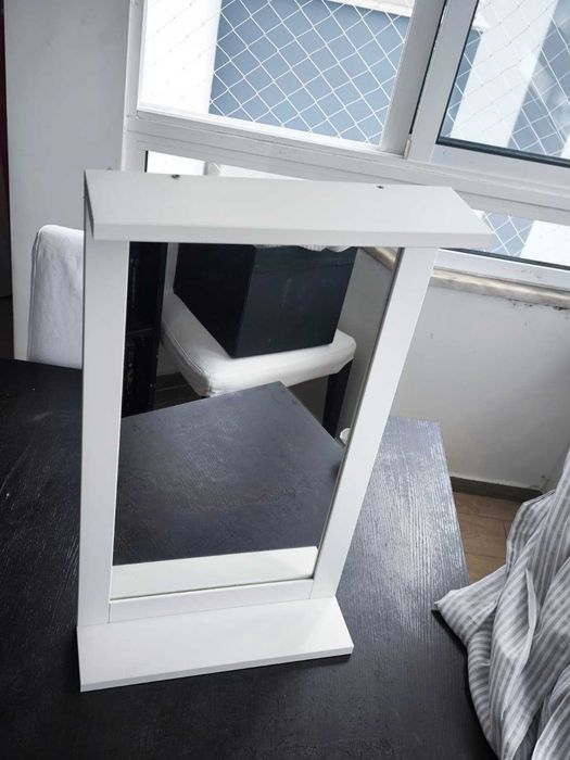 Espelho IKEA SILVERAN 35x64 com moldura e pequena prateleira