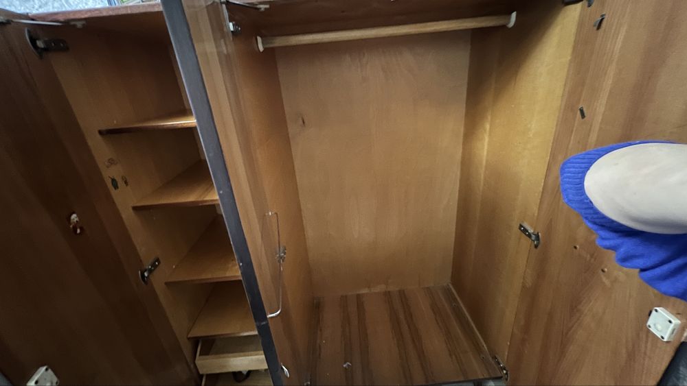 Шафа в хорошому стані. м. Самар.