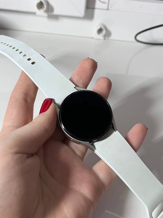 Смарт годиник Samsung galaxy watch 4