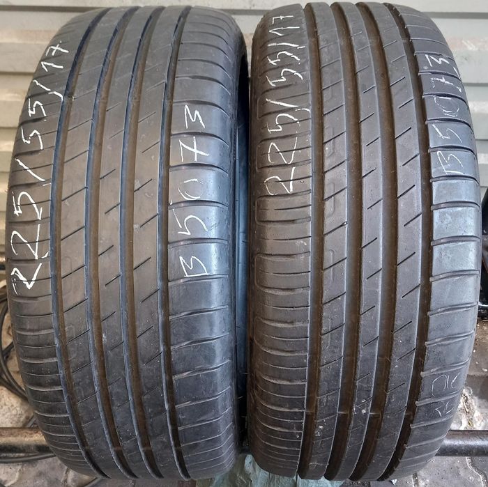 225/55/17 Goodyear Efficient Grip Performance 101V