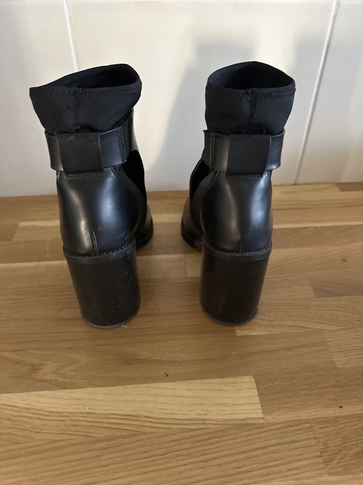Botki Zara ze skarpetą