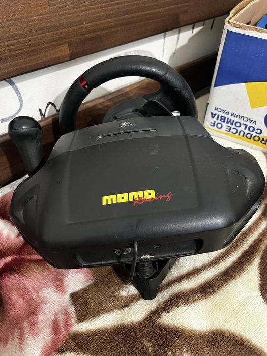 Руль Logitech momo racing