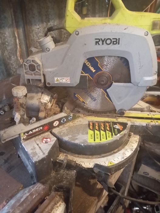 Serra de esquadria RYOBI