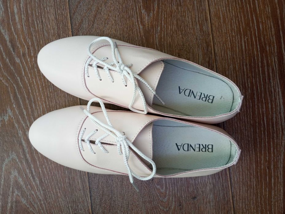 Продам кожаные новые макасины.